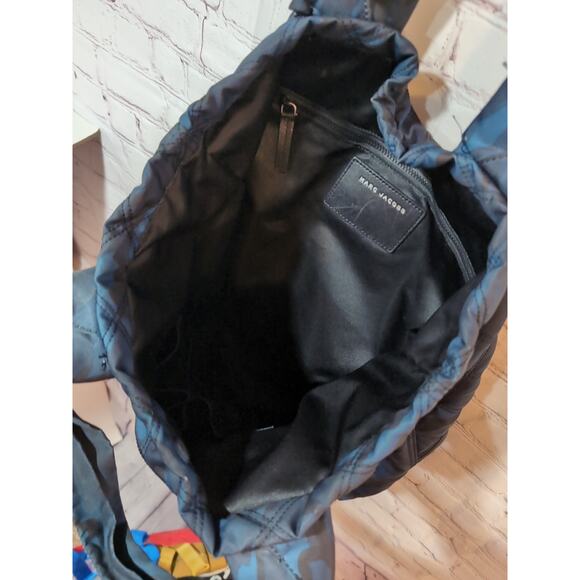Marc Jacobs Quilted Nylon Knot Large Tote Bag Camouflage Midnight Blue Dust Bag - Picture 11 of 14